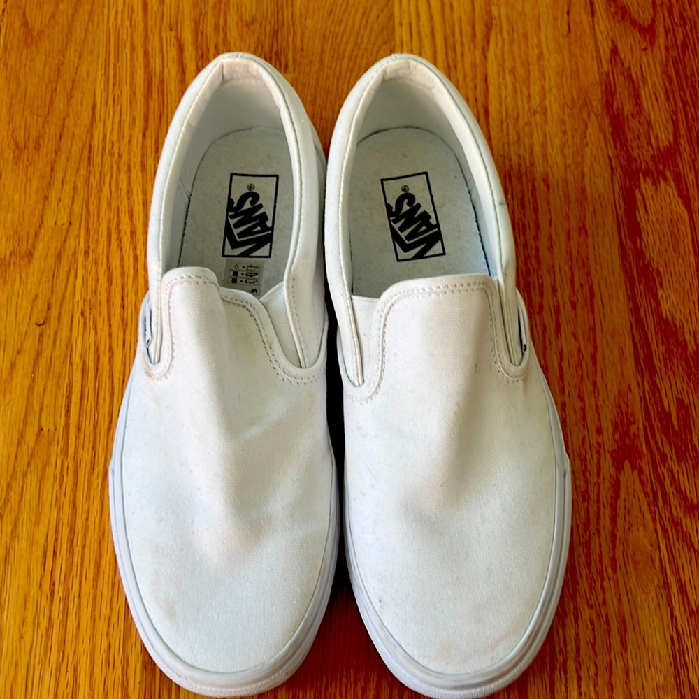 Vans white slip-ons 9.5M, 11W -barely worn